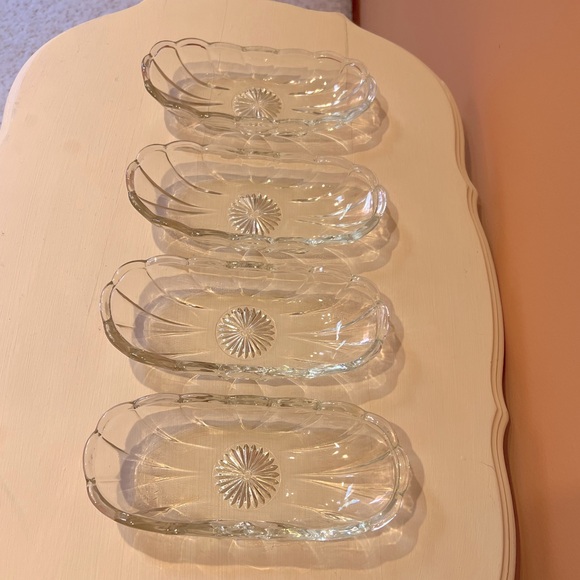 Set of 4 Anchor Hocking Starburst Pattern Clear Glass Dessert Dishes - Picture 3 of 6